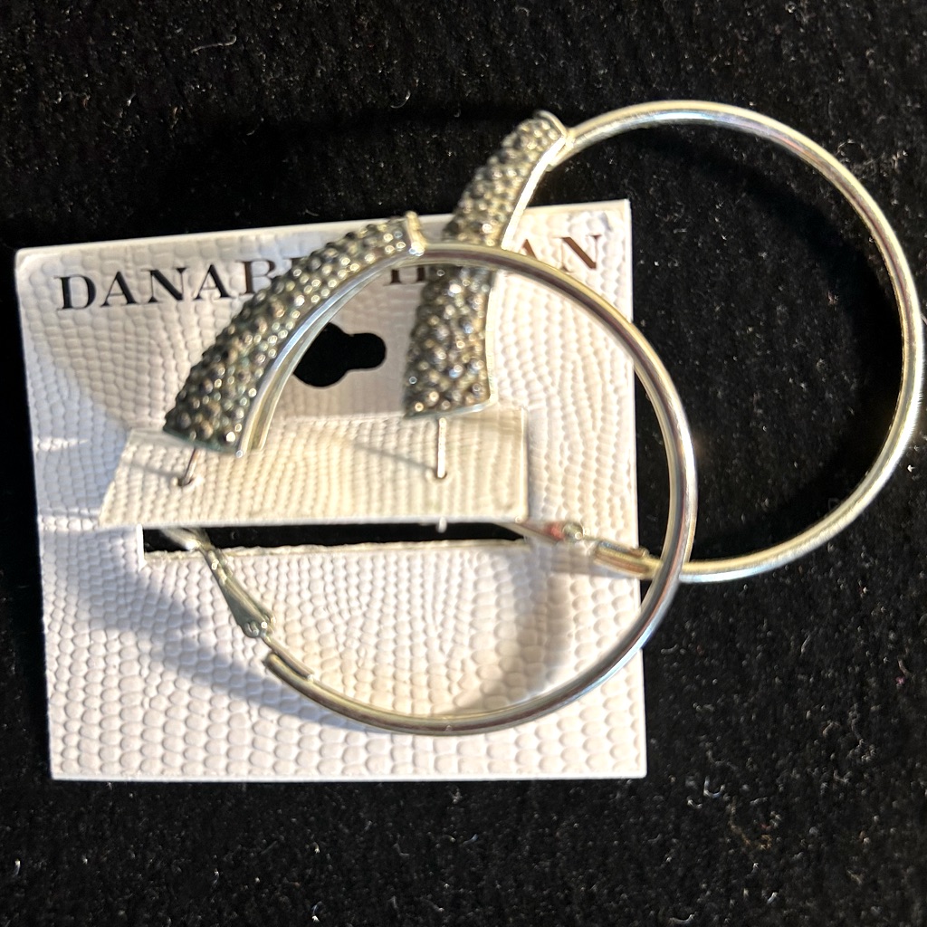 Nwt Dana Buchman Silver Hoop Earrings With Rhinestones 14$
